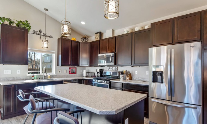Old Seward - Oceanview House | The Modern Moose, A Ranch home close to airport