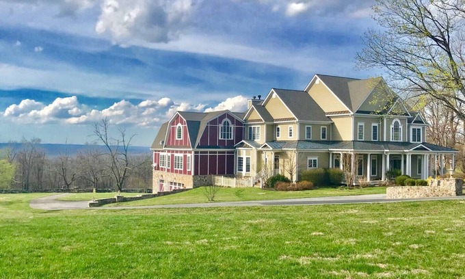 Bluemont House | The Mont Salvat Estate