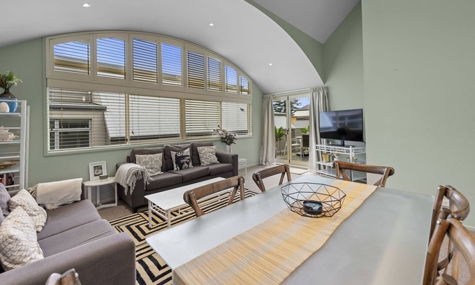 Mount Maunganui Cottage | The Mount Retreat - Mount Maunganui Holiday Home