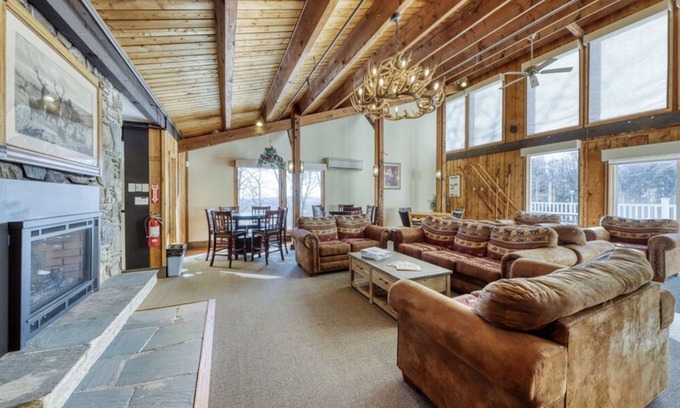 Wilmington Cabin | THE MOUNT SNOW CABIN - Rustic/Modern 4bd w Pool,Spa & Trails minutes to Mt Snow!