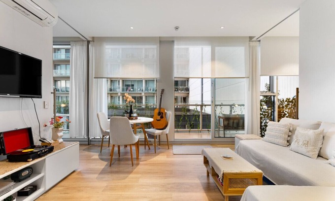 Walkerville Apartment | The Music Room luxury apartment near city