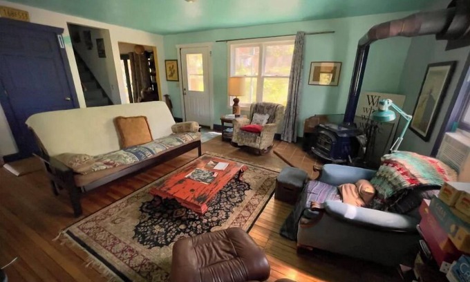 Morrisonville Cottage | The Napping Farm