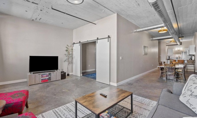 Downtown Apartment | The Nelson Lofts - Unit 5 (3 BR)