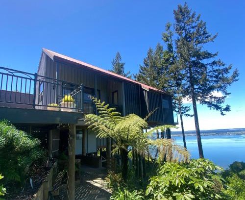 Acacia Bay Apartment | The Nest - Lake Taupo