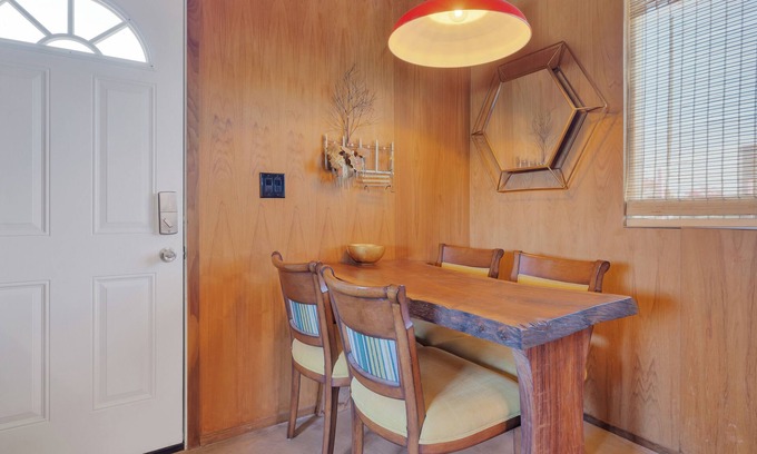 Bombay Beach House | The Nest: Luxury 1-bed w/clawfoot tub, outdoor shower & AC in Bombay Beach