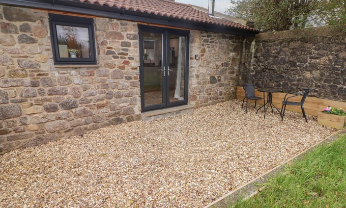 Tavernspite Cottage | THE NEST, romantic, with a garden in Amroth