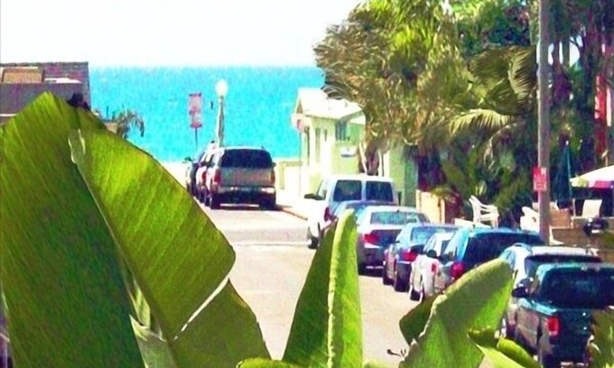 Balboa Peninsula House | the Newport Family Peninsula Beach House - A true beachy + kind fun family spot!