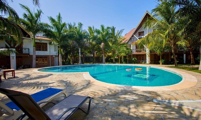 Diani Beach House | The Nomad Nook: Studio Apartment Diani Beach