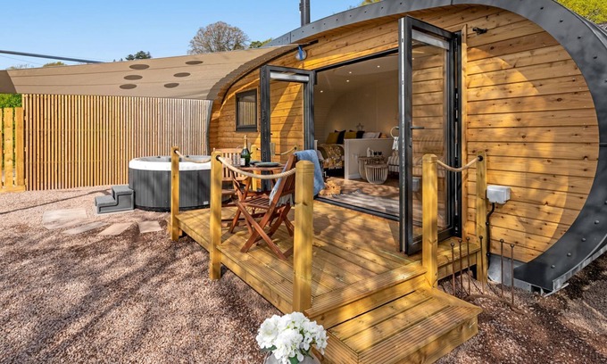 Tidenham Cabin | The Nook - Farm stay with hot tub - Chepstow