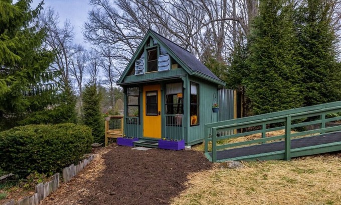 Canton House | The Nuthatch Cabin; Asheville; Smoky Mtns