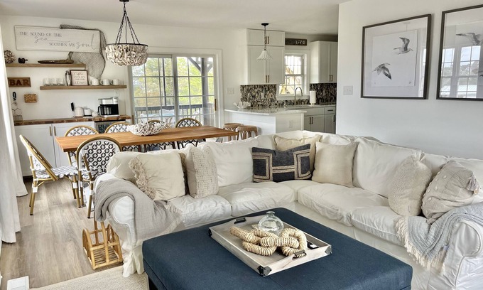 Emerald Isle House | The Oceans Oyster-Hot tub, 5 min to beach, Pets, Sleeps 10 , Sound Views!