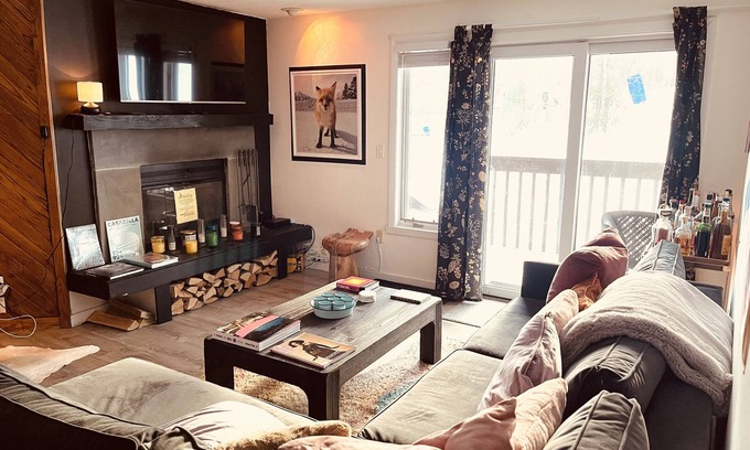 Ludlow Condo | The Okemo Love Lounge