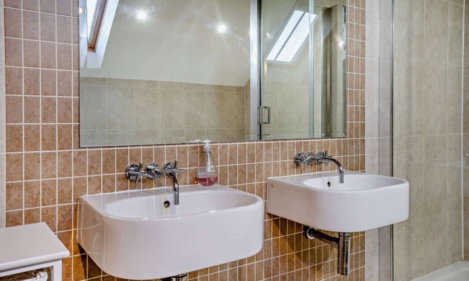 Porthcawl House | The Old Barn - Four Bedroom House, Sleeps 8