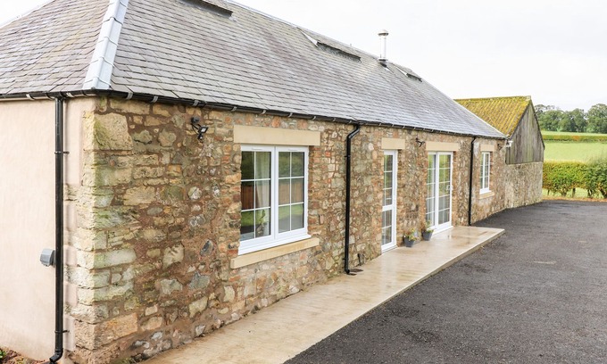 Jedburgh House | THE OLD BYRE, pet friendly, with open fire in Jedburgh