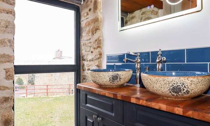 Fivelanes Cottage | The Old Cattle Barn