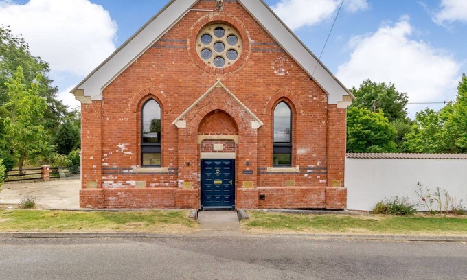 Glentham Cottage | THE OLD CHAPEL, pet friendly, character holiday cottage in Ingham