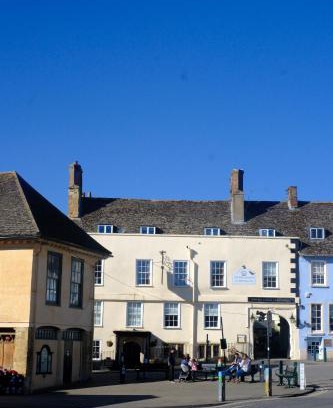 Faringdon Hotel | The Old Crown Coaching Inn