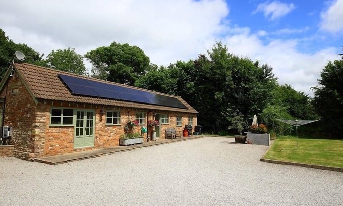 Flaxley Cottage | THE OLD DAIRY, pet friendly in Cinderford