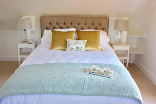 Chipping Norton Apartment | The Old Doctors Retreat- Near Soho Farmhouse