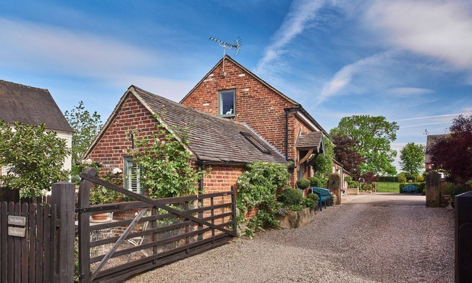 Hollington Apartment | The Old Forge - Luxury Cottages