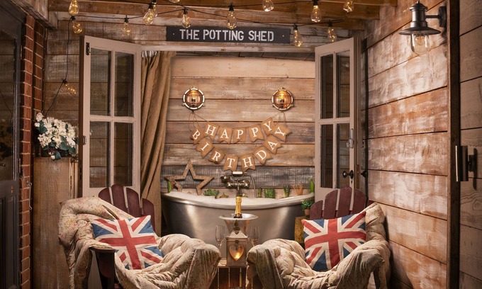 Nantwich Apartment | The Old Parlour at Cheshire Boutique Barns