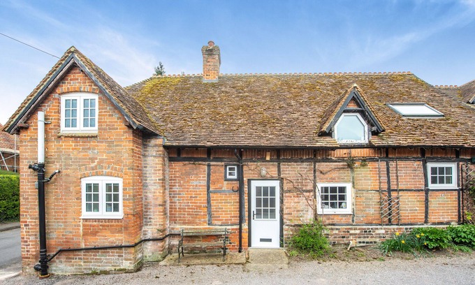 West Ilsley House | The Old Post Office - One Bedroom House, Sleeps 2