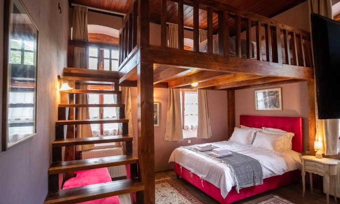 Syrrako Hotel | The Old School Boutique Hotel