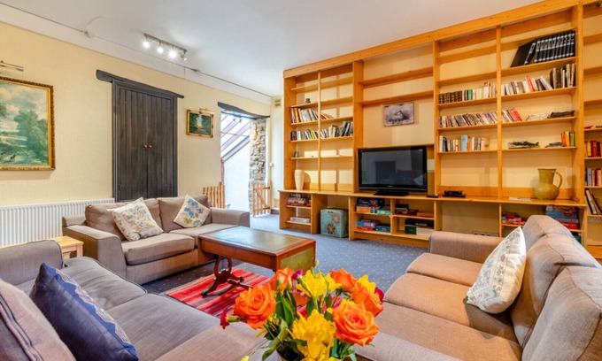 Little Haven House | The Old School House