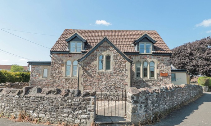 Radstock Cottage | THE OLD SCHOOLROOMS, family friendly in Holcombe, Somerset