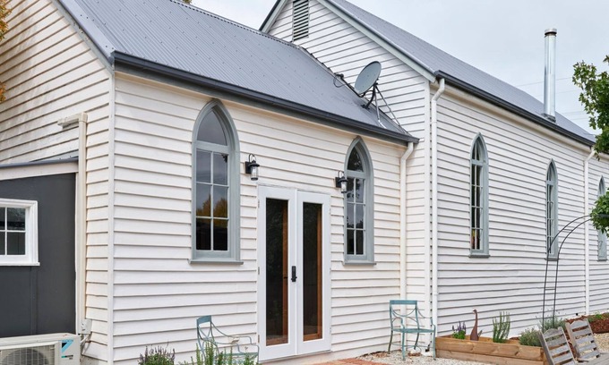 Trentham House | The Old Trentham Church - 300 meters from town