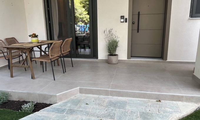 Palaio Faliro Apartment | The One With The Lemon Tree - 15' walk to the beach