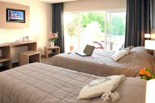 Bessines-sur-Gartempe Hotel | The Originals City, Hôtel de France, Bessines-sur-Gartempe