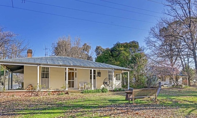 Emu Swamp House | The Overseers Cottage - Mayfield Vineyard