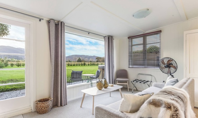 Renwick Cottage | The Packing Shed - Blenheim Holiday Home