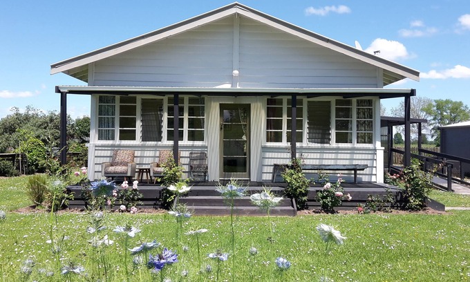 Paeroa House | THE PAEROA BUNGALOW