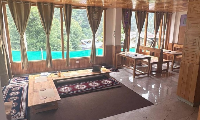 Ghiyagi Hotel | The Pahadi Soul Stay and Café