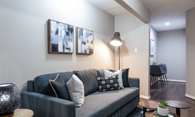 MacGregor Apartment | The Palm Flats 05! Zoo! Museums! Medical Center! ⭐️⭐️⭐️⭐️⭐️