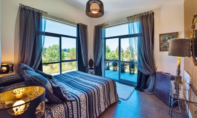 Upper Moutere House | The Paris Suite cottage on 7 acres Mapua seaside village