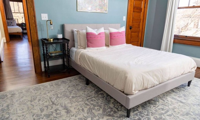 Roanoke Apartment | The Parkway Suite - The Historic Winona House
