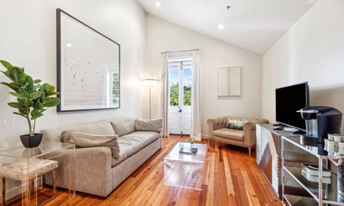 Irish Channel Apartment | The Pearl on Magazine