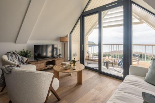 Hope-Cove House | The Penthouse