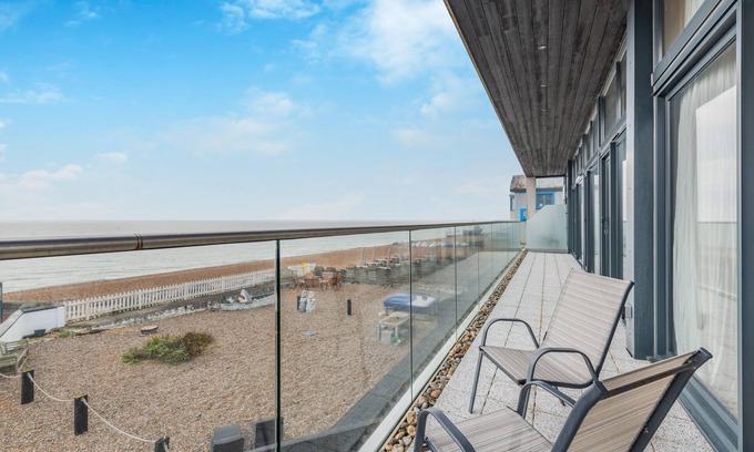Hythe House | The Penthouse - Hythe