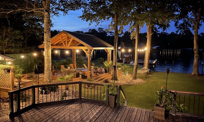 Hillister House | The Perfect Getaway Just 2 hours Northeast of Houston! Come enjoy tranquility!