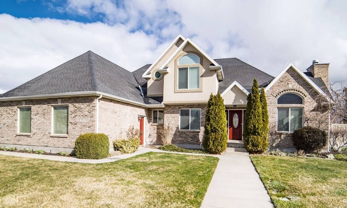 Highland Apartment | The Pickleball Manor