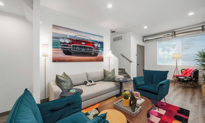 People's Freeway House | The Pilot Haus — Luxe 2BR Townhome w/Rooftop Deck & Garage Near Downtown SLC