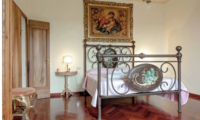 Lorenzana Villa | The Pinewood for Wine Lovers