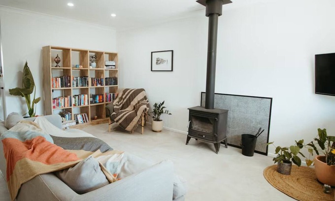 Hamilton Hill House | The Pink Door
