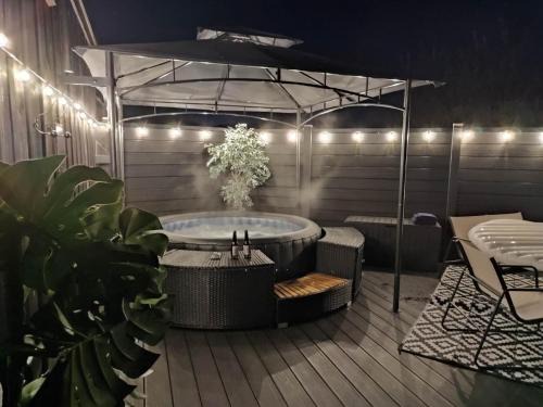 Bawnboy Apartment | The POD Unique & Stylish Luxury Accommodation With Hot Tub