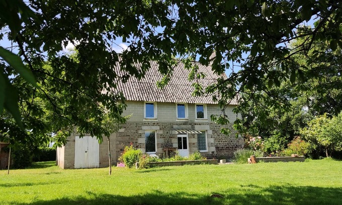Landelles-et-Coupigny Cottage | The potter entrusts you with his country home
