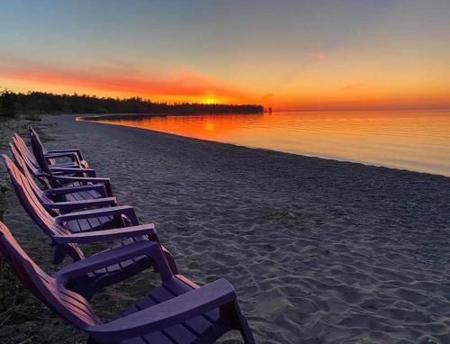 Rogers City Bed & Breakfast | The Purple Martin Lakeside Inn Bird Sanctuary on Lake Huron